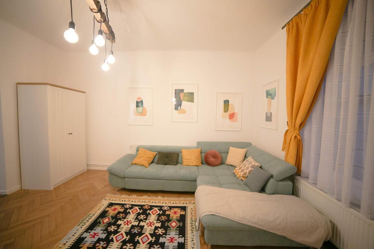 Jasmine Serenity Apartment - Central, Behind Black Church Braşov Exteriör bild