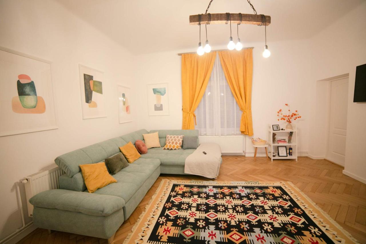 Jasmine Serenity Apartment - Central, Behind Black Church Braşov Exteriör bild