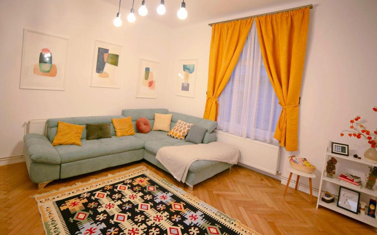 Jasmine Serenity Apartment - Central, Behind Black Church Braşov Exteriör bild